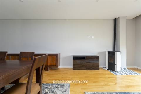 Apartamento T4 Arrendamento em Espinho,Espinho