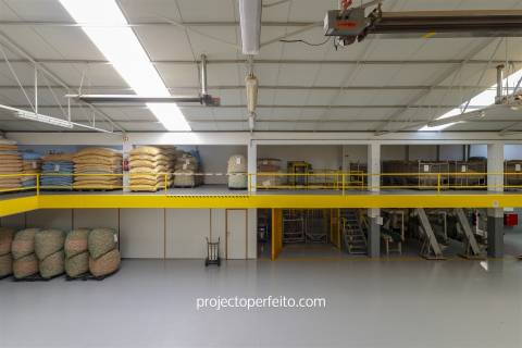 Fábrica/Indústria  Arrendamento em Lourosa,Santa Maria da Feira