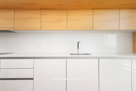 Penthouse T4 Nova com vistas fabulosas de Mar no coração de Espinho!