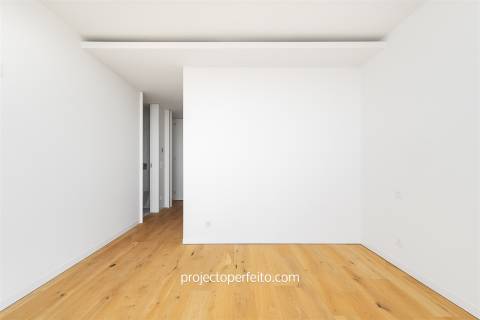 Penthouse T4 Nova com vistas fabulosas de Mar no coração de Espinho!