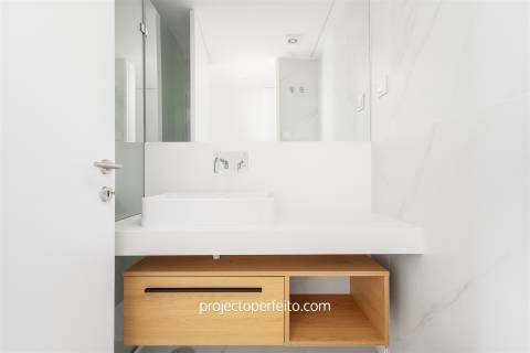 Penthouse T4 Nova com vistas fabulosas de Mar no coração de Espinho!