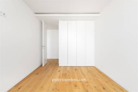 Penthouse T4 Nova com vistas fabulosas de Mar no coração de Espinho!