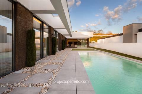 Moradia Isolada T3 Venda em Mozelos,Santa Maria da Feira