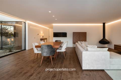 Moradia Isolada T3 Venda em Mozelos,Santa Maria da Feira