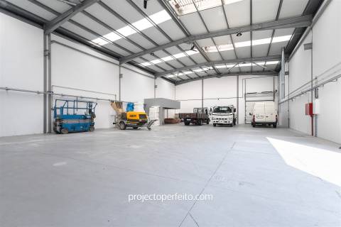 Armazém  Venda em Fiães,Santa Maria da Feira