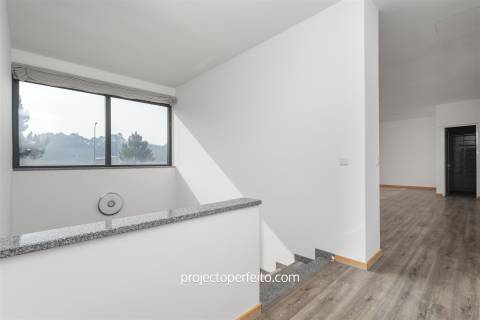 Armazém  Venda em Fiães,Santa Maria da Feira