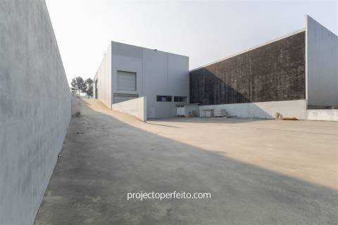 Armazém  Venda em Fiães,Santa Maria da Feira