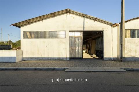 Armazém  Venda em Serzedo e Perosinho,Vila Nova de Gaia