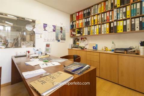 Armazém  Venda em Serzedo e Perosinho,Vila Nova de Gaia