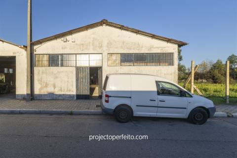 Armazém  Venda em Serzedo e Perosinho,Vila Nova de Gaia