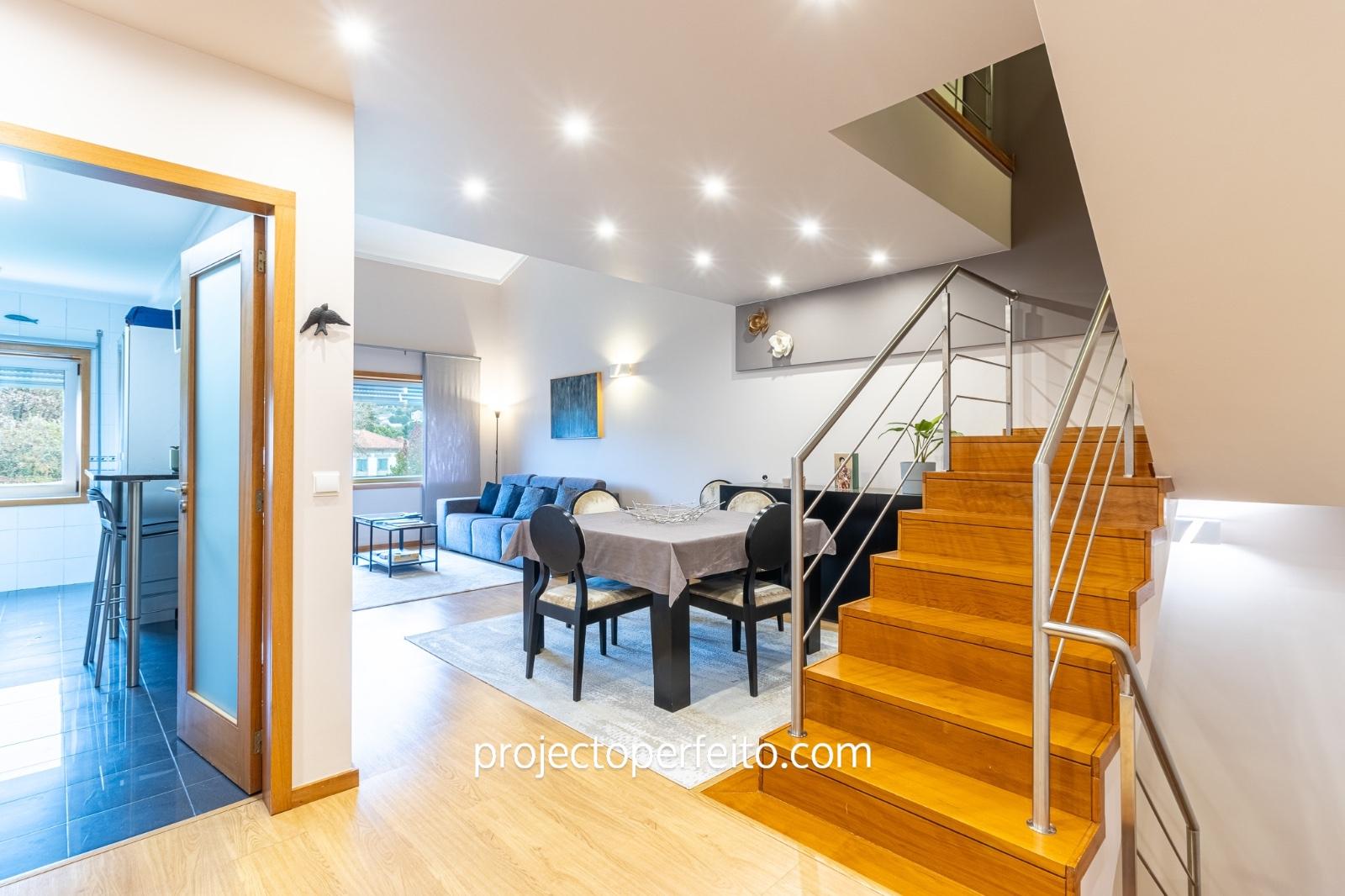 Apartamento T2+1 Triplex Venda em Canelas,Vila Nova de Gaia