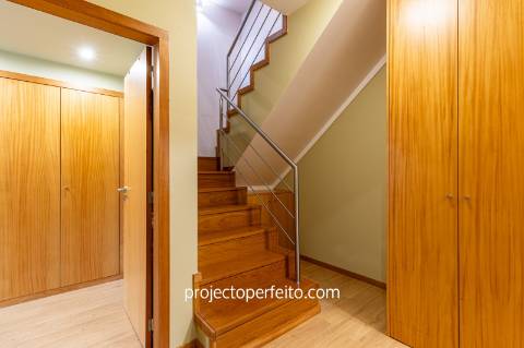 Apartamento T2+1 Triplex Venda em Canelas,Vila Nova de Gaia