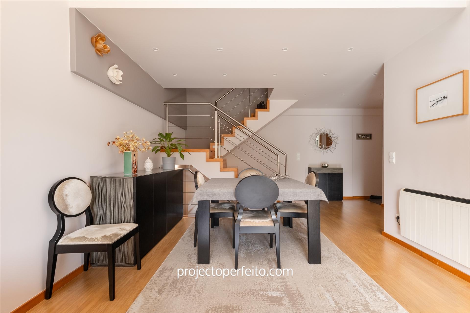 Apartamento T2+1 Triplex Venda em Canelas,Vila Nova de Gaia