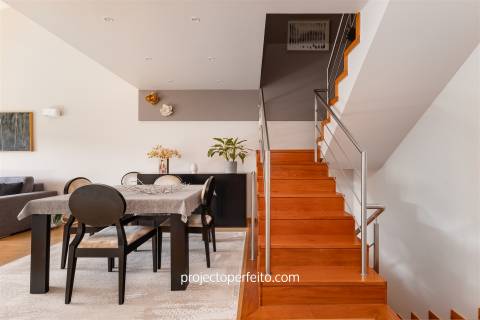 Apartamento T2+1 Triplex Venda em Canelas,Vila Nova de Gaia