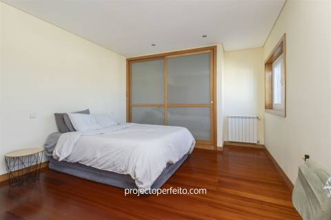 Moradia Geminada T3+1 Venda em São Félix da Marinha,Vila Nova de Gaia