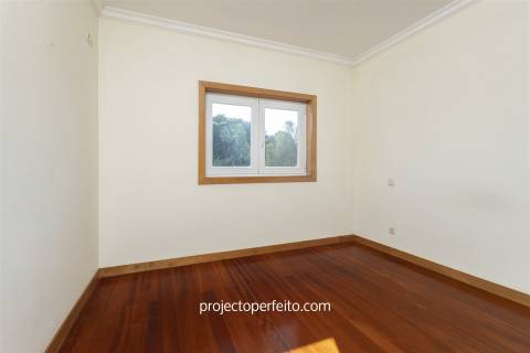 Moradia Geminada T3+1 Venda em São Félix da Marinha,Vila Nova de Gaia