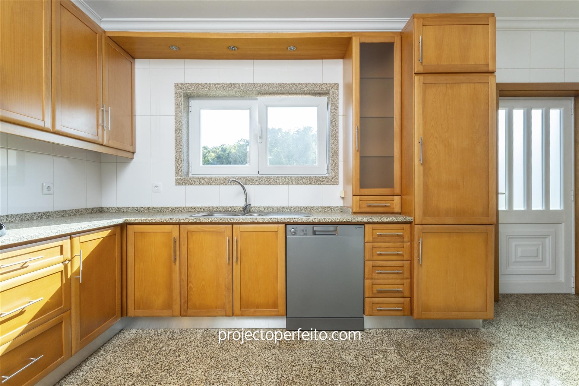 Moradia Geminada T3+1 Venda em São Félix da Marinha,Vila Nova de Gaia