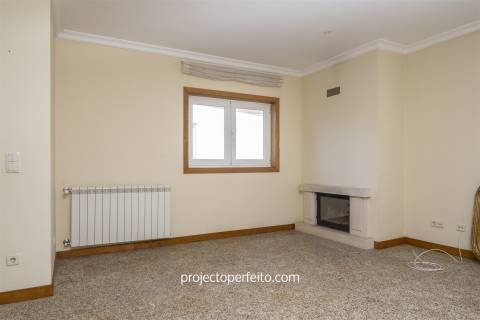 Moradia Geminada T3+1 Venda em São Félix da Marinha,Vila Nova de Gaia