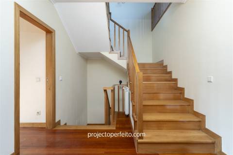 Moradia Geminada T3+1 Venda em São Félix da Marinha,Vila Nova de Gaia