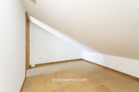 Moradia Geminada T3+1 Venda em São Félix da Marinha,Vila Nova de Gaia