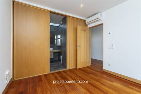 Moradia T3 em Condomínio Fechado com piscina