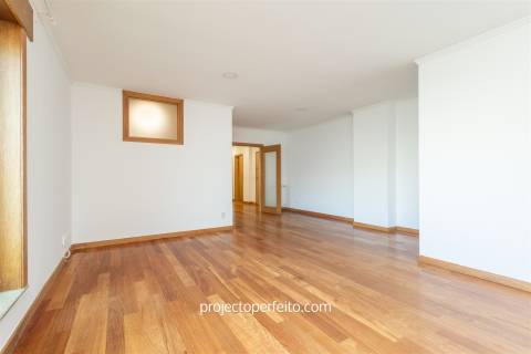 Apartamento T2+1 Arrendamento em Espinho,Espinho