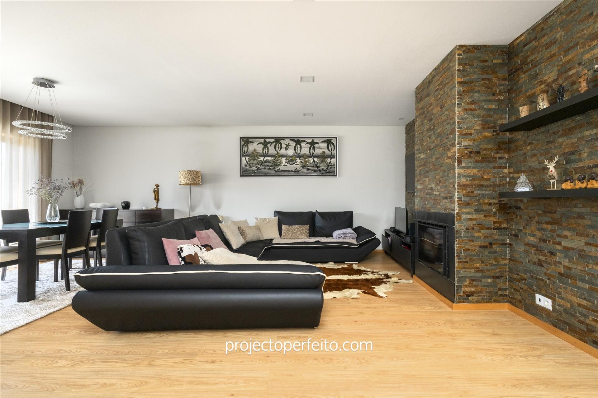 Moradia em Banda T3+2 Venda em Nogueira da Regedoura,Santa Maria da Feira