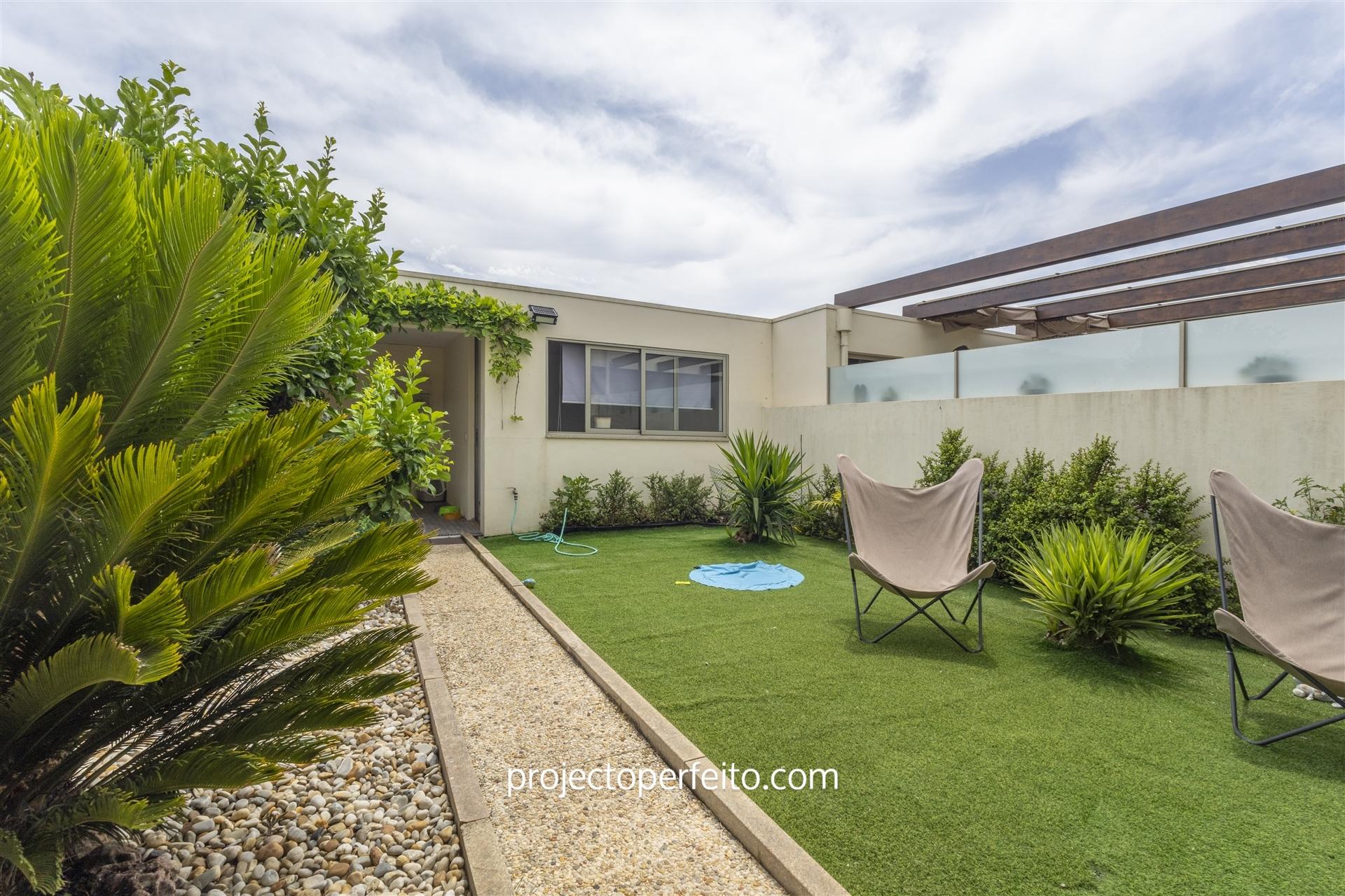 Moradia em Banda T3+2 Venda em Nogueira da Regedoura,Santa Maria da Feira