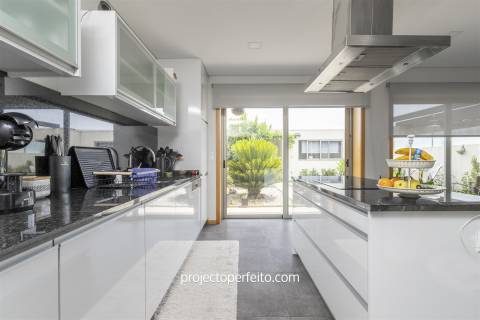 Moradia em Banda T3+2 Venda em Nogueira da Regedoura,Santa Maria da Feira