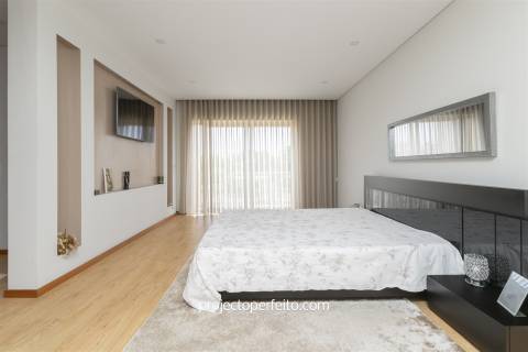 Moradia em Banda T3+2 Venda em Nogueira da Regedoura,Santa Maria da Feira