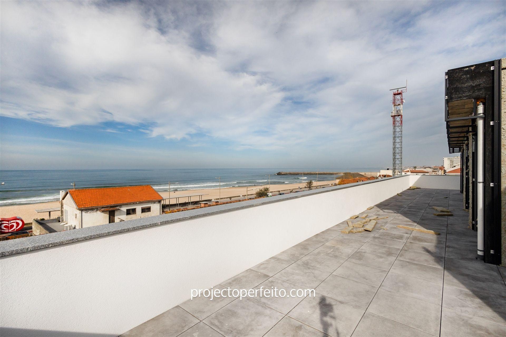 Penthouse T3 duplex com fantástico terraço com vista de mar direta