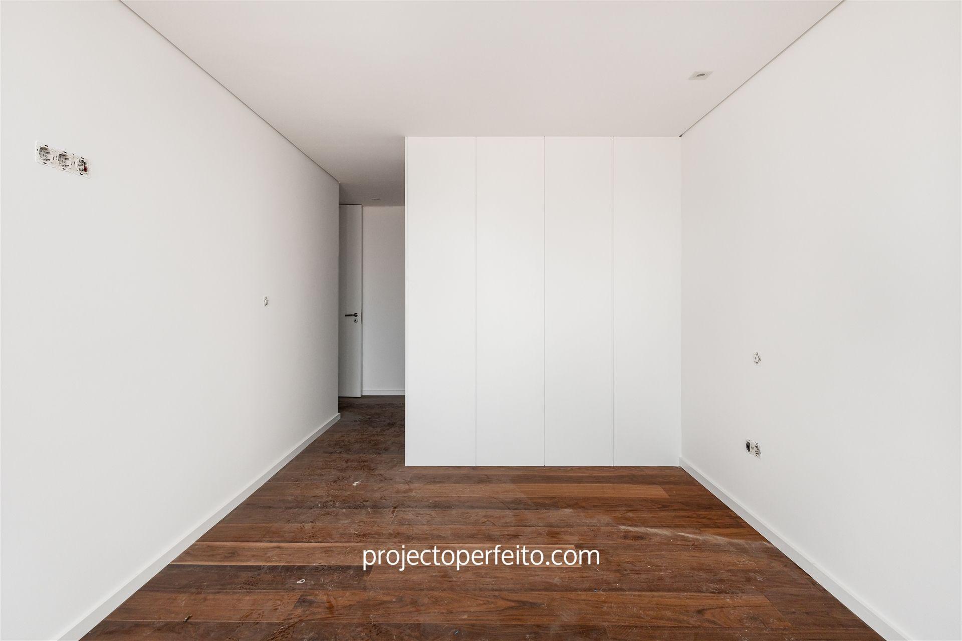 Penthouse T3 duplex com fantástico terraço com vista de mar direta