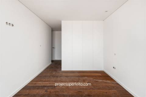 Penthouse T3 duplex com fantástico terraço com vista de mar direta