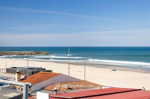 Penthouse T3 duplex com fantástico terraço com vista de mar direta