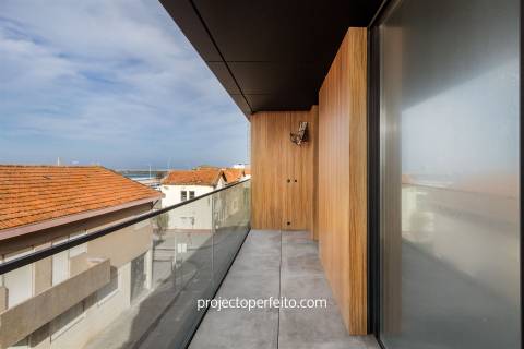 Penthouse T3 duplex com fantástico terraço com vista de mar direta