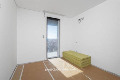 Penthouse T3 duplex com fantástico terraço com vista de mar direta