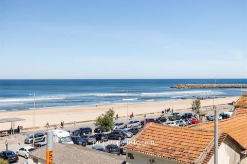 Penthouse T3 duplex com fantástico terraço com vista de mar direta