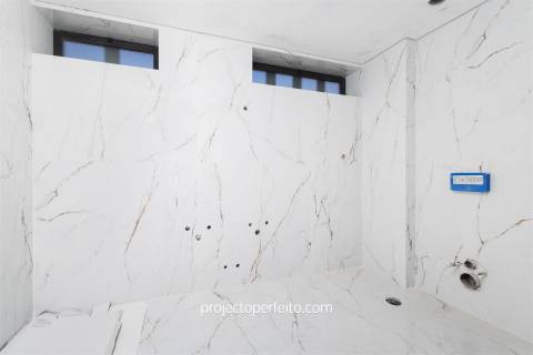 Penthouse T3 duplex com fantástico terraço com vista de mar direta