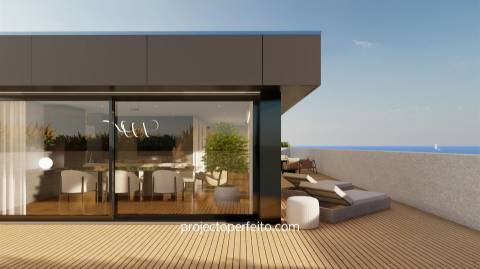 Penthouse T3 duplex com fantástico terraço com vista de mar direta