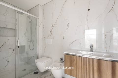 Penthouse T3 duplex com fantástico terraço com vista de mar direta