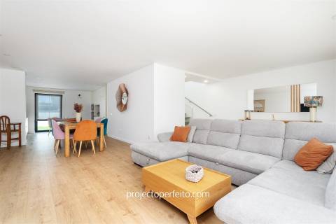 Moradia em Banda T3 Venda em Esmoriz,Ovar