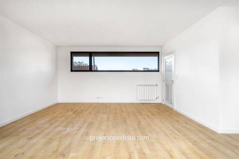 Moradia T3 em Condomínio Fechado com piscina