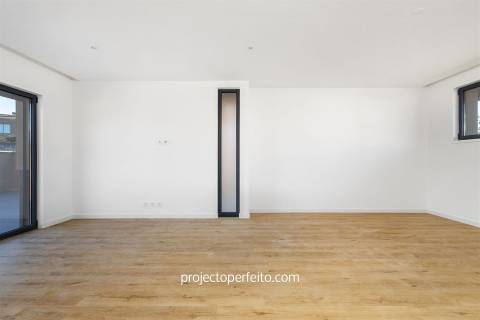 Moradia T3 em Condomínio Fechado com piscina