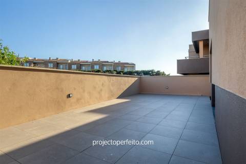 Moradia T3 em Condomínio Fechado com piscina