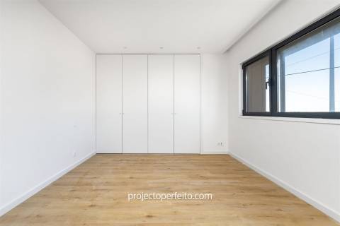 Moradia T3 em Condomínio Fechado com piscina