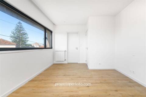 Moradia T3 em Condomínio Fechado com piscina