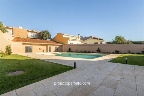 Moradia T3 em Condomínio Fechado com piscina