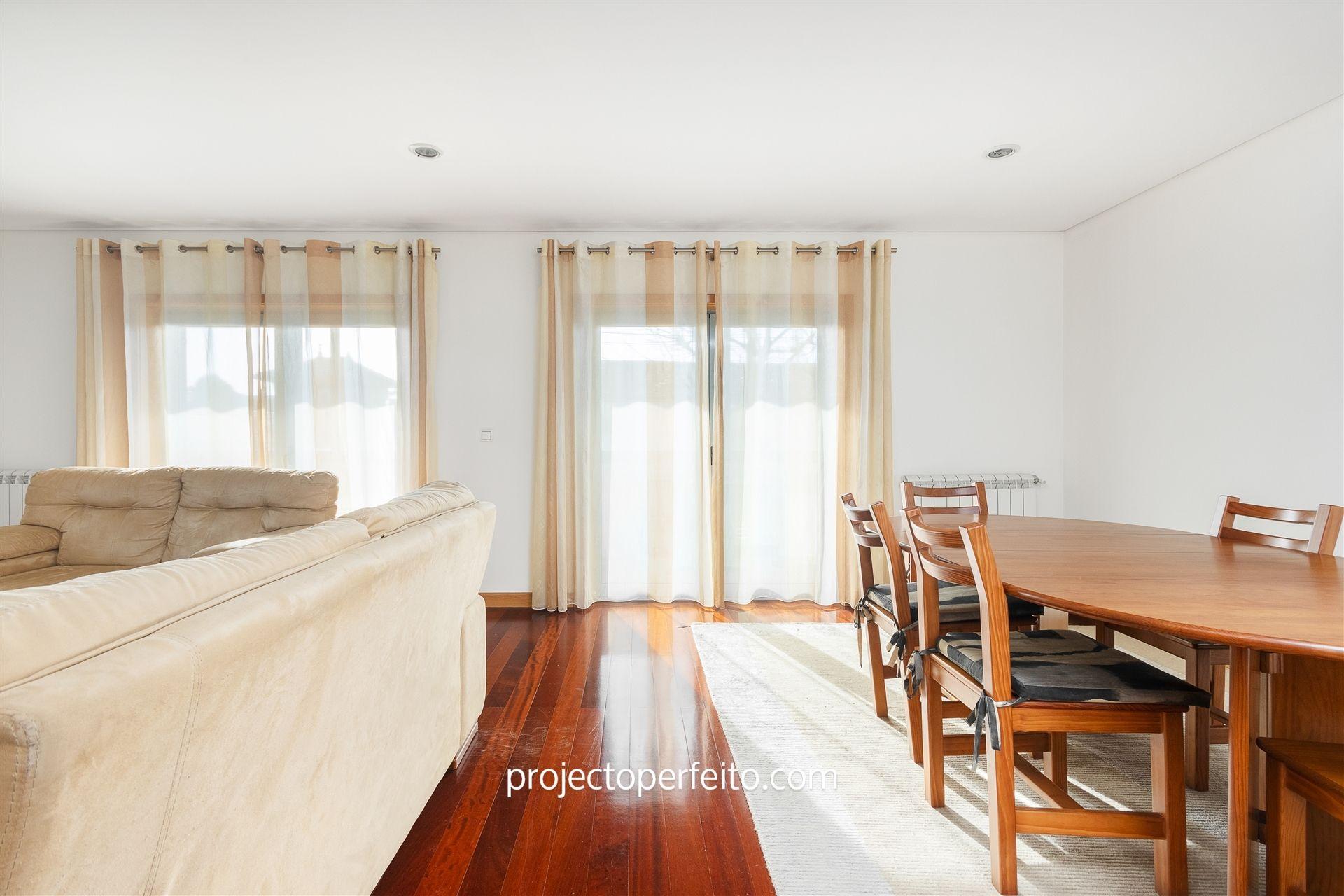 Moradia em Banda T4 Venda em Anta e Guetim,Espinho