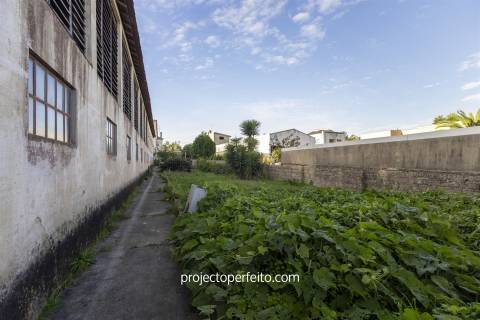 Armazém  Venda em Rio Meão,Santa Maria da Feira
