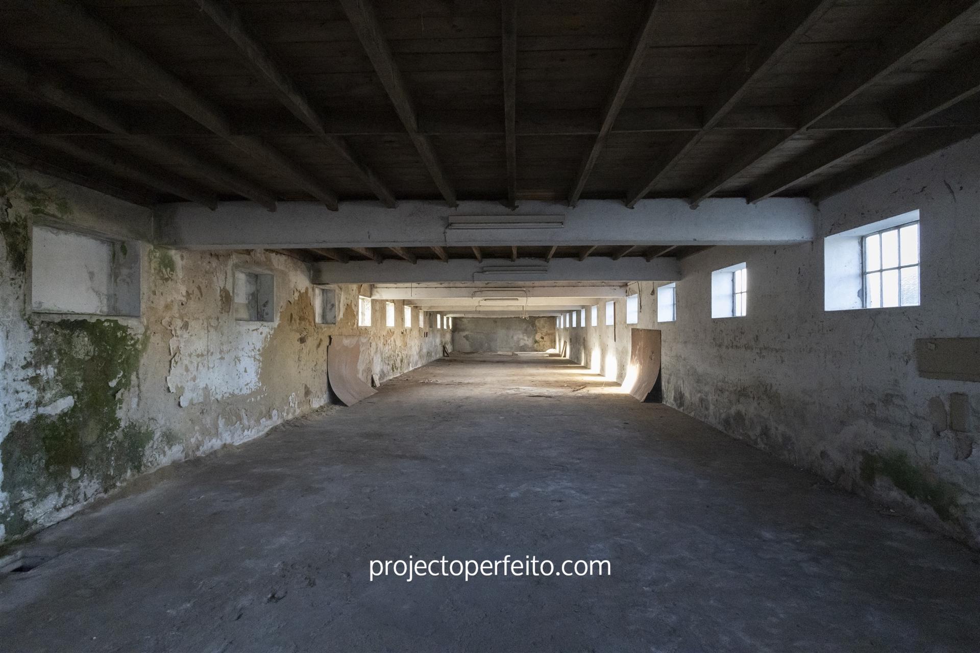 Armazém  Venda em Rio Meão,Santa Maria da Feira